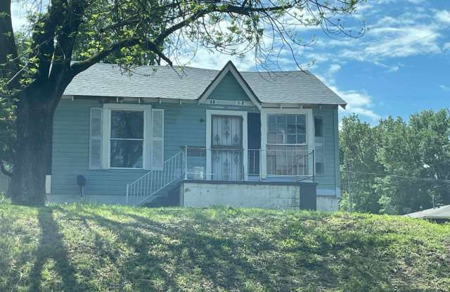 Huge Remodeled 3 Bed, 1 Bath Home photos photos