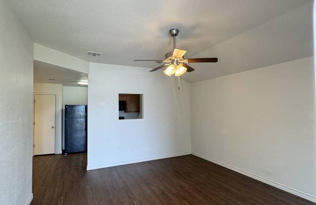 1521 Justin Loop Gallery 2