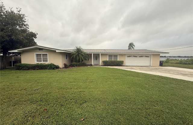 3430 LAKEVIEW DRIVE - 3430 Lakeview Drive Southeast, Polk County, FL 33884