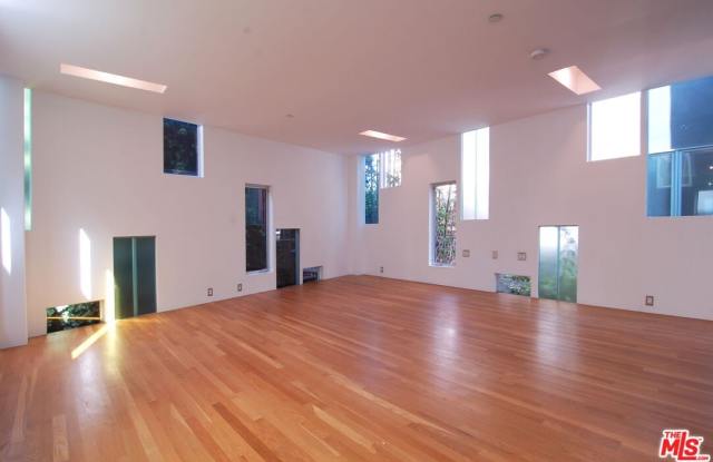 116 Pacific Ave Gallery 2