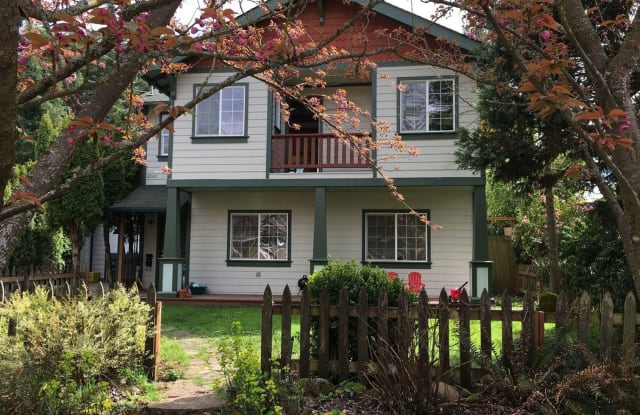 6522 SE Ivon St - 6522 SE Ivon St, Portland, OR 97206