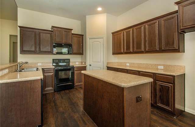3720 Dutch Iris Lane Gallery 2