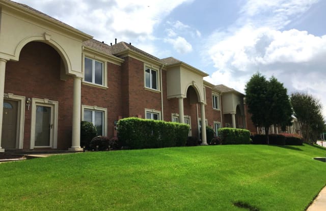 1560 Kirby Parkway - 1560 Kirby Parkway, Memphis, TN 38120