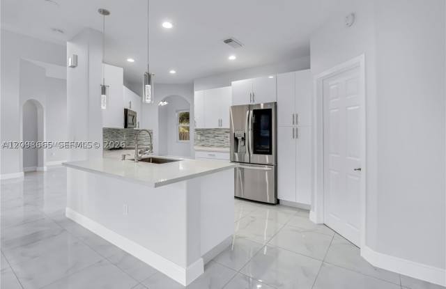 4894 NW 110th Pl Gallery 4