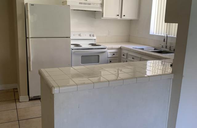 1051 Rock Springs Rd - 1051 Rock Springs Road, Escondido, CA 92026