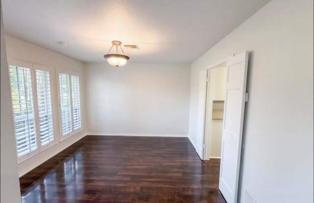 2801 Wickersham S Wickersham Gallery 3