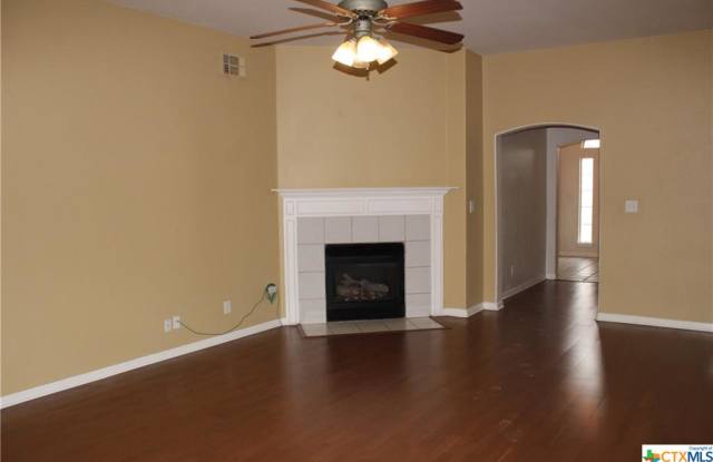 2207 Encino Dew Gallery 4