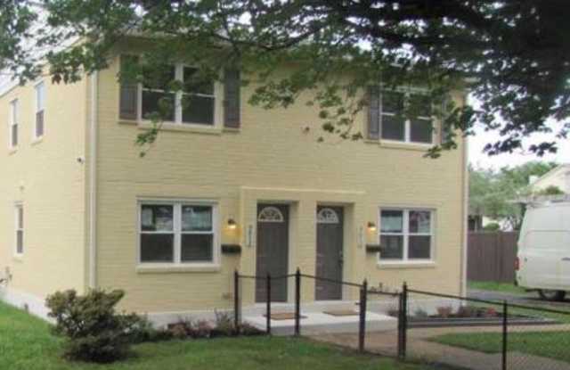 9812 MAIN Street Gallery 1