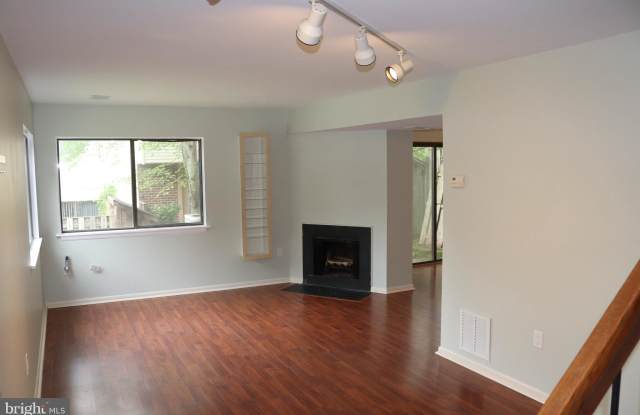 10613 SUMMER OAK COURT Gallery 3