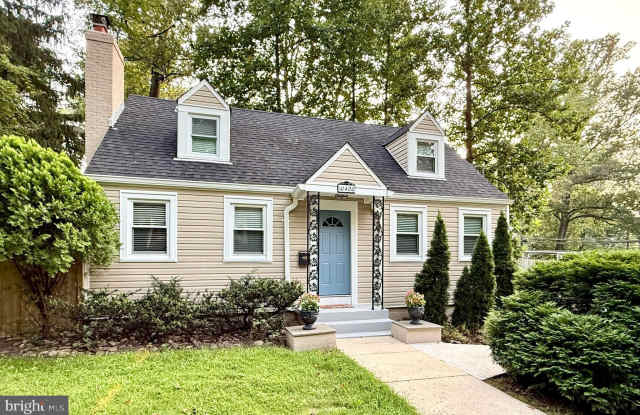 10420 EASTWOOD AVENUE photos photos