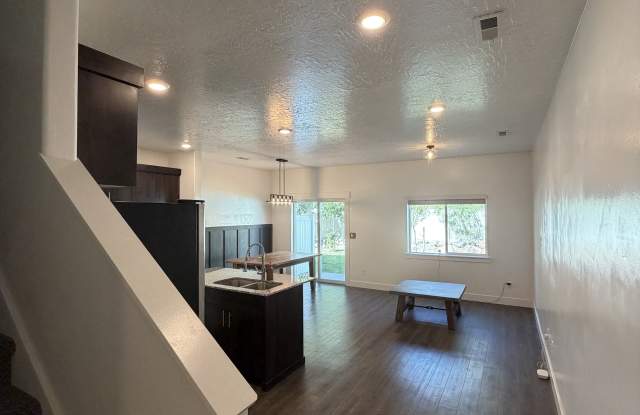 382 East 1850 North Gallery 1
