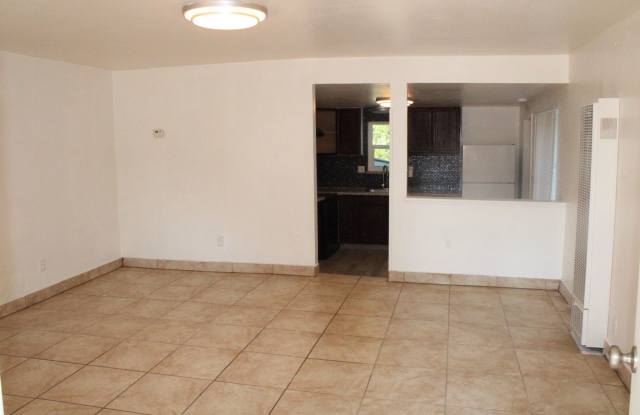 Two Bedroom, Two Bathroom House with Laundry Room in Antioch Gallery 2