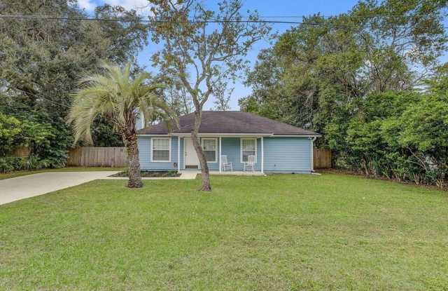 3 bedroom 2 bath house in the heart of Orange Park! photos photos