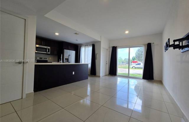 25901 SW 139th Court 25901, Homestead, FL 33032 Gallery 3