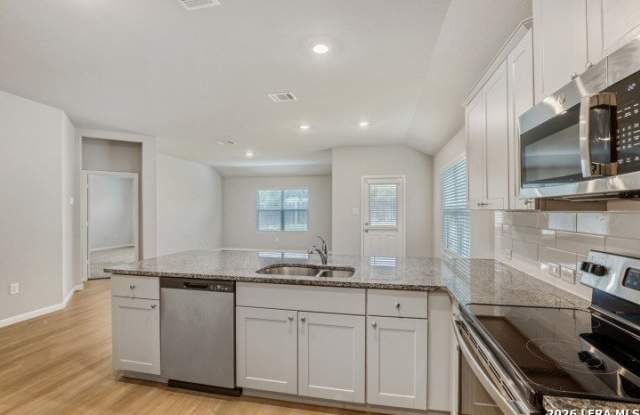 3526 Manoway Bay Gallery 3