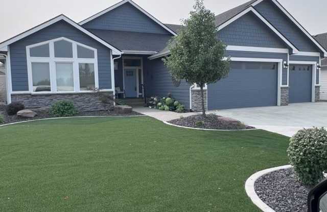 NEW LISTING! Latah Valley 3 bed/2 bath must see photos photos