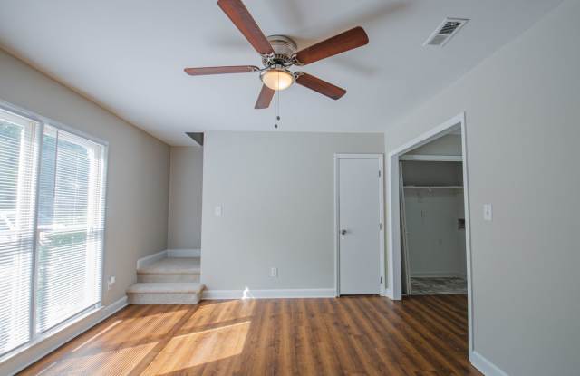 Newly Renovated 2BR, 1.5BA Townhome Gallery 3