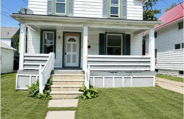 4- Bedroom Single Family -Rent Ready Gallery 1