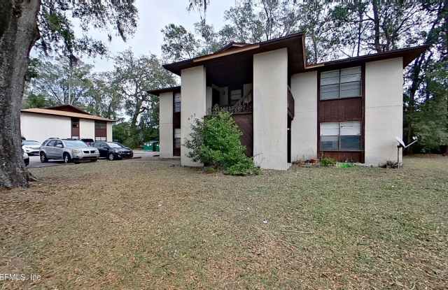 477 CRABAPPLE Court unit: C photos photos