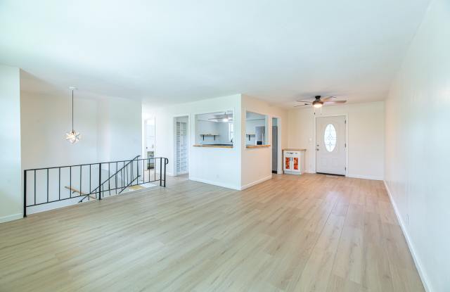 307 McMaster Place Gallery 4