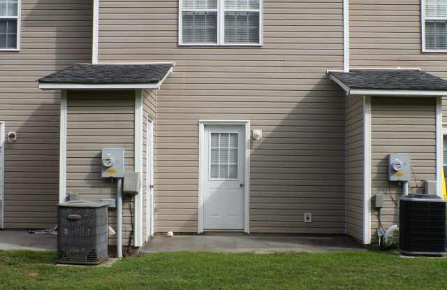 304 Streamwood Drive Gallery 4