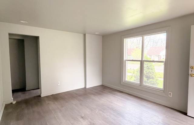 15815 Evergreen Road Gallery 4