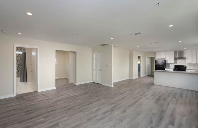 5633 Ithaca Avenue #3 Gallery 3