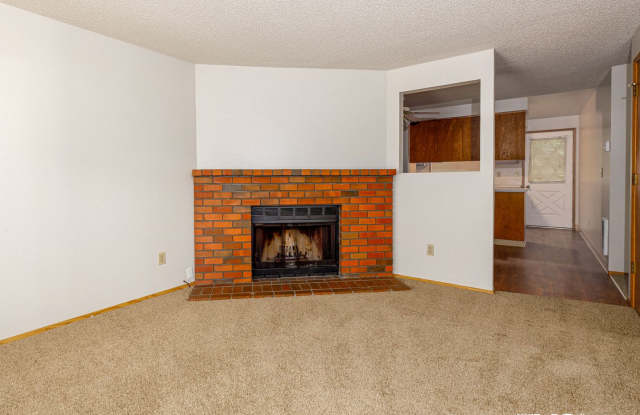 Forest Canyon Village Apartments Gallery 3