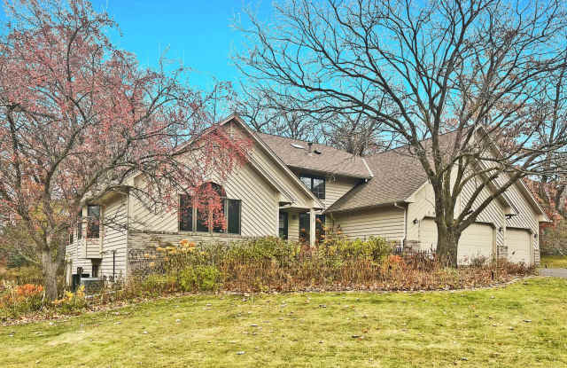 Newly Redone Luxury Lakeville Home, New Flooring, New Carpet, Skylights, Deck, Vaults, 3-Car Heated Garage - 10025 170th Street West, Lakeville, MN 55044