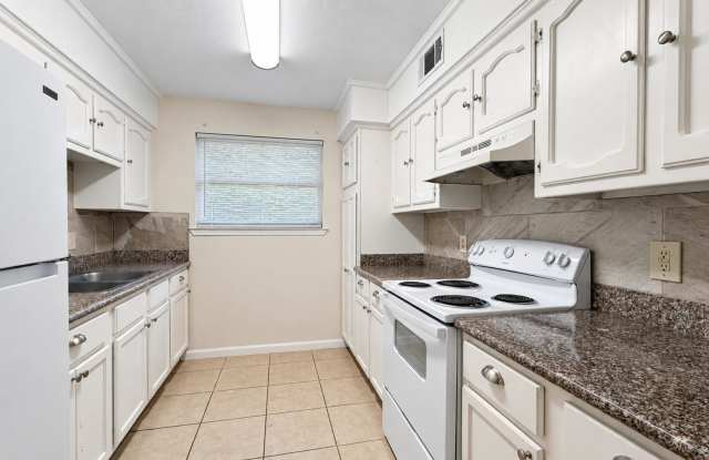 2 Bedroom in Central School District Gallery 3