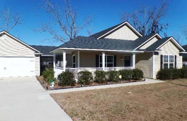 Charming 3BR Home with Open Floor Plan, Screened Porch & Covered Front Porch in Lakeland photos photos