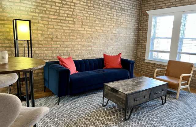 2607 W Gunnison Street Gallery 2