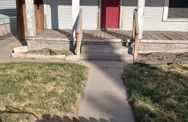 Quiet neighborhood -Cute Single Family Home - 118 Roosevelt Avenue, Pocatello, ID 83201