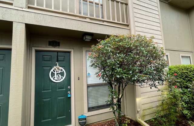 2 Bedroom Townhouse located off Bluebonnet Gallery 3