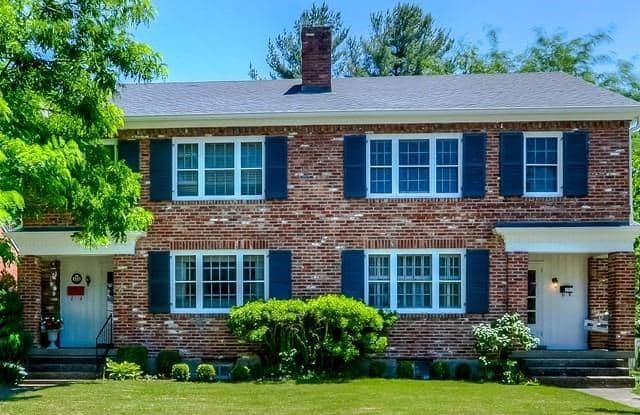313 Hermitage Dr - 313 Hermitage Drive, Frankfort, KY 40601