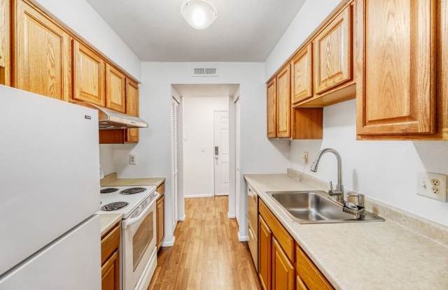 Top Floor 2bed/2bath in an Exclusive Community in the heart of Kirkland, WA! photos photos