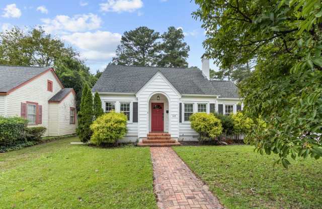 4 Bedroom 3 Bath in Haymount- Available through June 1, 2027 only! Gallery 1