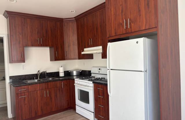 Amazing Standalone 1 Bedroom ADU! Gallery 4