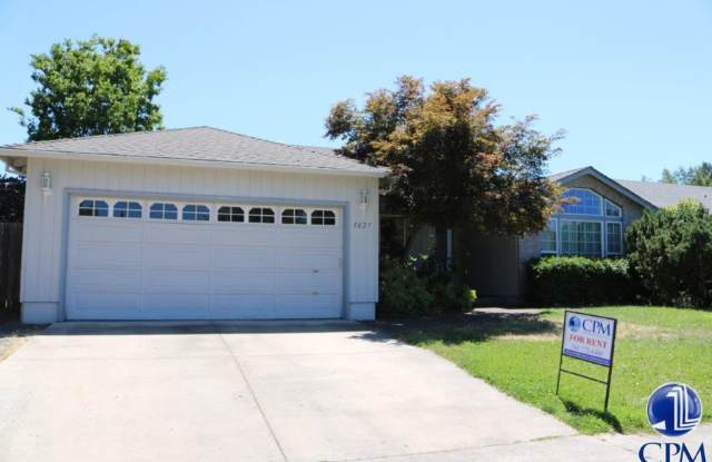3 Bedroom 2 Bath Single Family Home with 2 Car Attached Garage - 1827 Arlington Drive, Medford, OR 97501