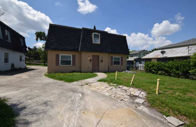 2 Bedroom 1 Bath Duplex For Rent at 1214 East Muriel Street Orlando, FL 32806 photos photos