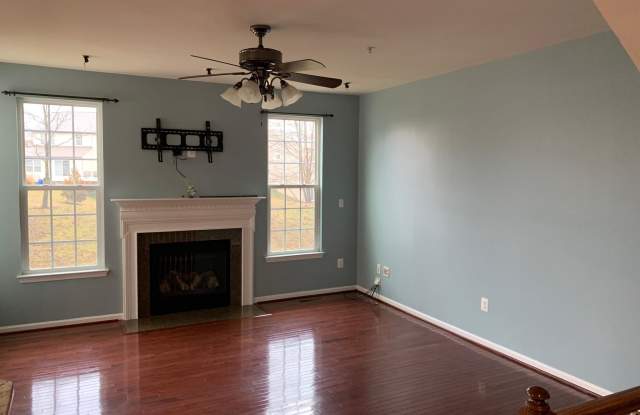 2927 LOMOND PLACE Gallery 4