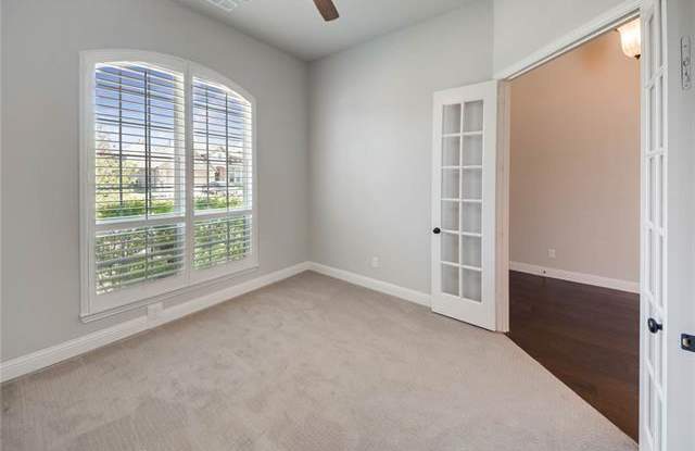 5413 Fringetree Drive Gallery 3