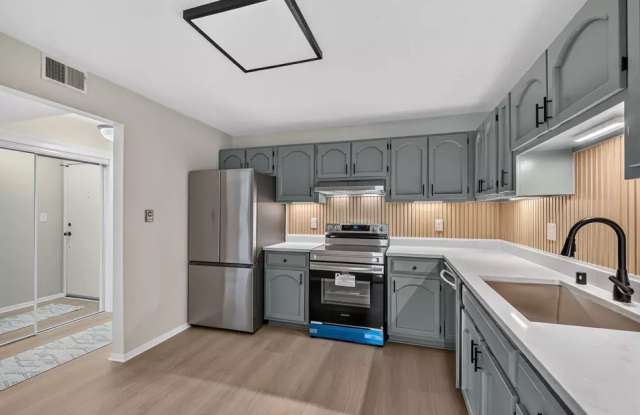 2101 Chateau Ct Gallery 4