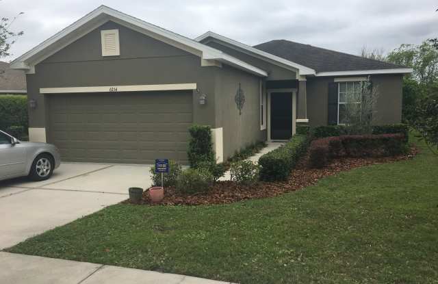 6214 Twin Bridges Dr - 6214 Twin Bridges Drive, Pasadena Hills, FL 33541