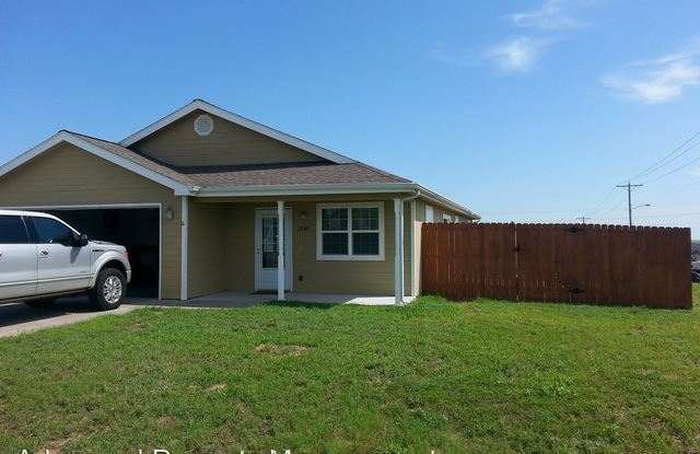2743 Anderson - 2743 Anderson Drive, Junction City, KS 66441