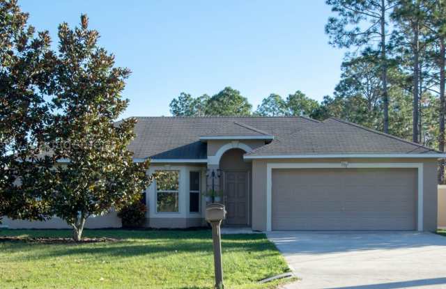 Stunning home fenced yard photos photos