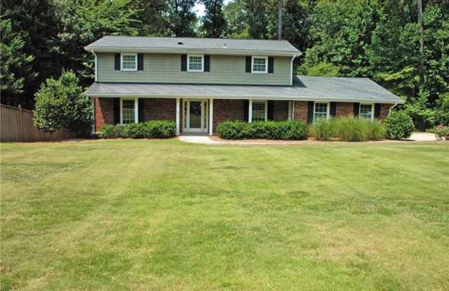 4984 Wickford Way - 4984 Wickford Way, Dunwoody, GA 30338