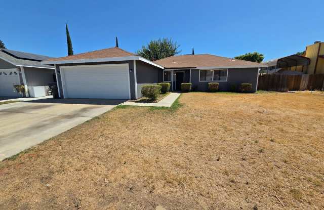 Remodeled 3 Bedroom 2 Bath Home near Monache High School photos photos