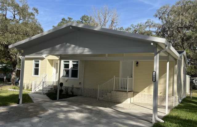 1005 Cloverleaf Circle Gallery 1