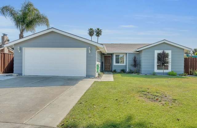 4 Bed 2 Bath with Beautiful Large Yard!! photos photos 4 Bed 2 Bath with Beautiful Large Yard!! photos photos